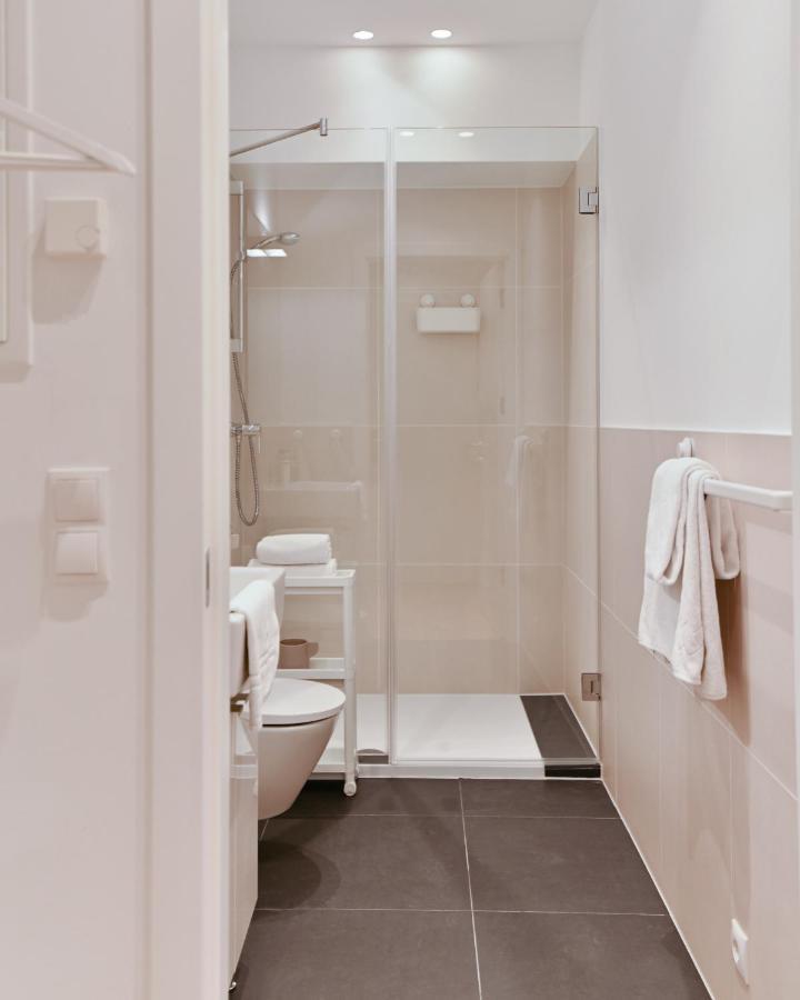 Stylish & Modern - Private Garden & Free Parking Apartamento *